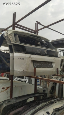 Peugeot 3008 model 2022 arka bagaj kapağı