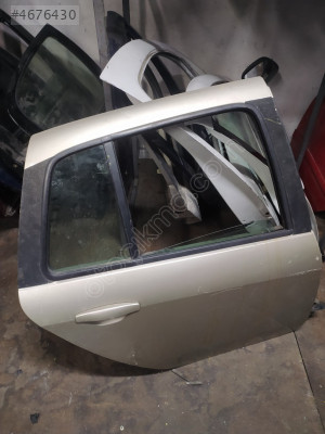 Renault symbol sağ arka kapı
