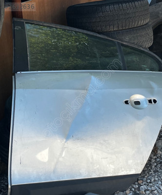 Renault fluence sol arka kapı