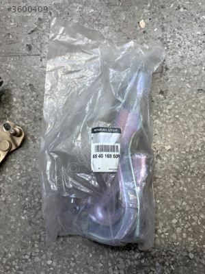 KAPUT MENTEŞESİ SAĞ VE SOL SANDERO - TAİLANT 654004053R