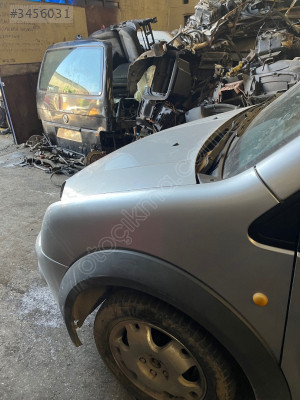 Ford connect sağ sol çamurluk hatasız boyasız çıkma orijinal