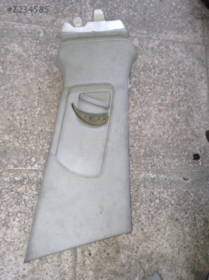 8K0867282 10-16 A4 ORJ. ÇIKMA ORTA DİREK KAPLAMA SAĞ