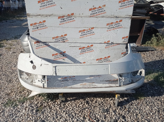 SKODA OCTAVİA ÖN TAMPON Far yıkamasız ÇIKMA ORİJİNAL