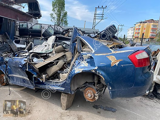 Audi A4 1.8 Arka kaput tanpon