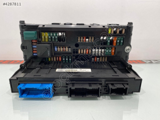 61149210863 9210863 BMW X3 F25 AKIM DAĞITICI / SİGORTA TABLASI