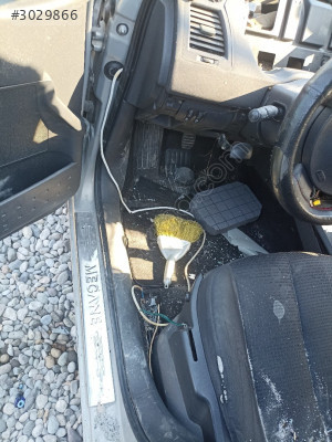 Renault Megane 2 iç döşeme plastikleri iç kaplamalar