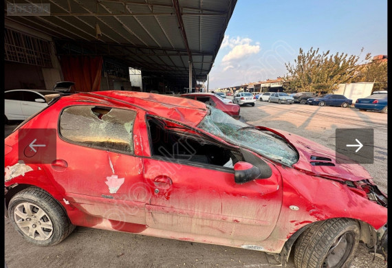 Peugeot 206 sağ ön kapı