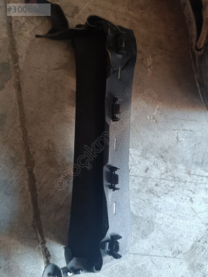Renault Megane 4 plastik 484781213R
