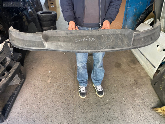 SKODA SUPERB ARKA TAMPON DİFÜZÖRÜ