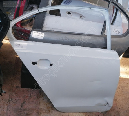 Volkswagen jetta 11-18 sağ arkakapı  Orjinal Oto Çıkma