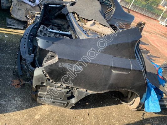 BMW F10 SAĞ ARKA ÇAMURLUK SİYAH HATASIZ
