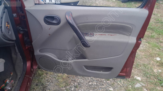 Renault Kango 3 sag on kapi dosemesi