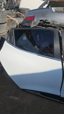 Clio 4 sağ arka kapı