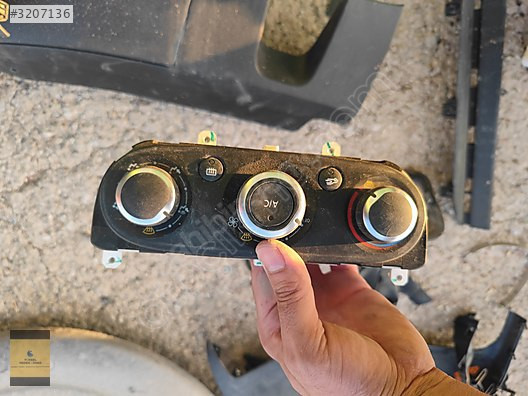 CLİO 4 KALORİFER KONTROL PANELİ 272709355R