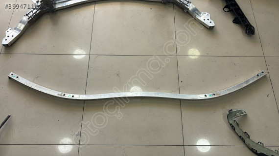 MERCEDES E SERİ W214 ÖN PANRL DESTEK DEMİRİ 2146220800
