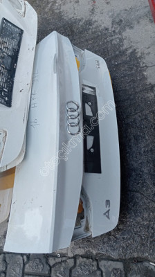 Audi A3 arka bagaj kapağı çıkma
