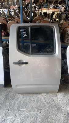 NİSSAN NAVARA SAĞ ARKA KAPI OTO FEDAİ ORJİNAL