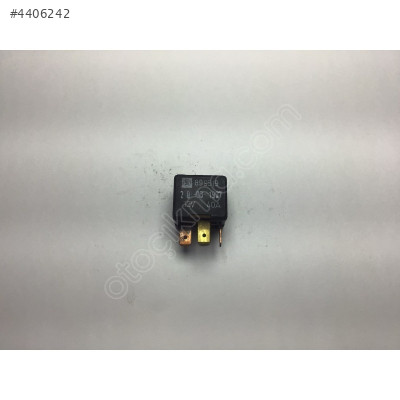 Audi A4 Röle 899519