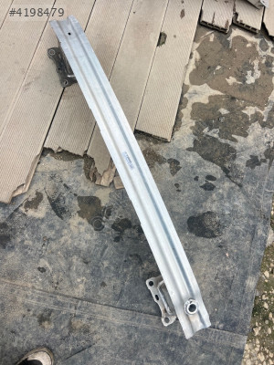 2020 2024 Audi A4 çıkma orjınal arka tampon demiri