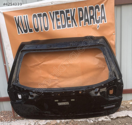 subaru forester bagaj kapağı