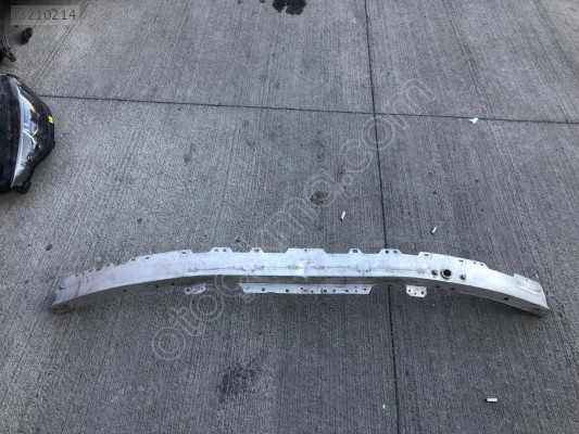 MERCEDES E SERİ W213 ÖN TAMPON DEMİRİ 2136200130