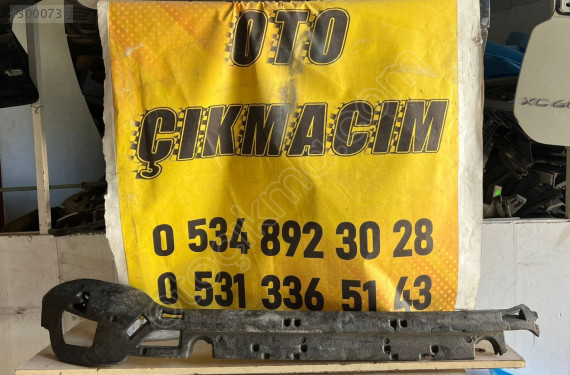 Porshe taycan ön tampon köpüğü 9J1807549