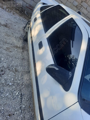 OPEL VECTRA A SAĞ ÖN KAPI