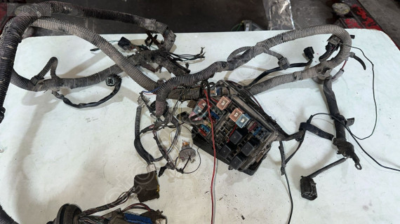 1999 HYUNDAİ ACCENT 1.3 BENZİN SİGORTA KUTUSU VE TESİSATI