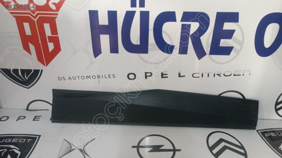 PEUGEOT 408 SAĞ ÖN KAPI BANDI 98407283XT 9840728380