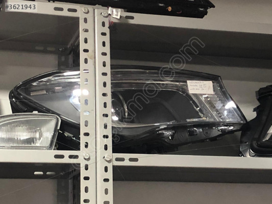 MERCEDES CLA SAĞ FAR