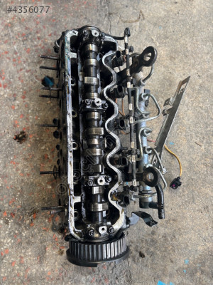 CRAFTER 2.5 TDİ ÇIKMA ORJİNAL DOLU SİLİNDİR KAPAĞI