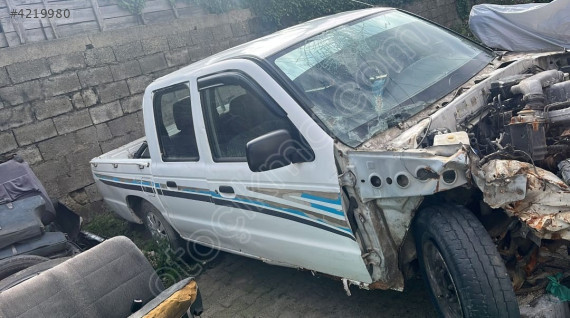 Ford Ranger motor, şanzıman, kaporta parçaları satılıktır.