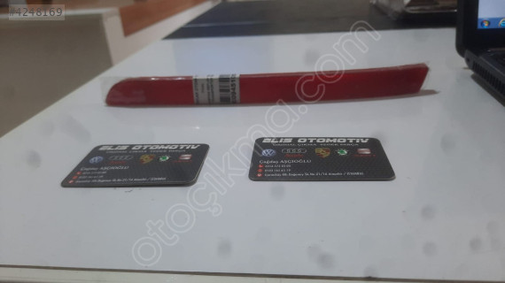 VOLKSWAGEN TRANSPORTER T6 SAĞ ARKA TAMPON REFLEKTÖRÜ