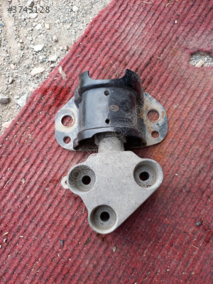 Clio 2 (1.2 16V) Motor Takozu / Kulağı