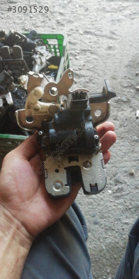4H0827505 Audi A6 bagaj kilidi çıkma