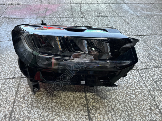 Citreon Berlingo ön sağ far kapalı kasa orjinal