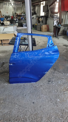 Renualt clio 2024 model sol arka kapi