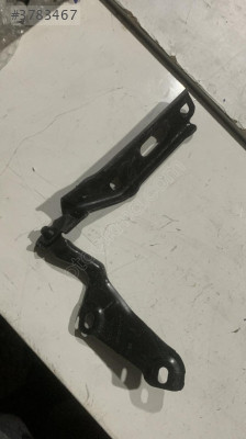 Audi A3 sag kaput menteşesi orjinal çıkma 8V0823302