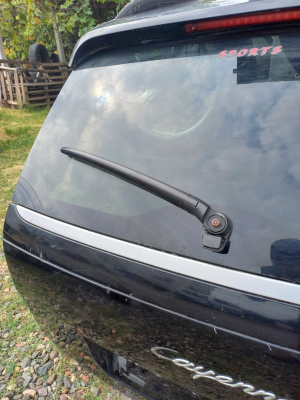 Porsche Cayenne Arka Silecek Kolu