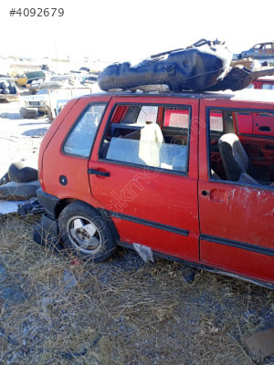 Uno sağ arka kapı