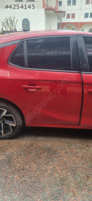 OPEL CORSA F ÇIKMA ORJİNAL SAĞ ARKA KAPI