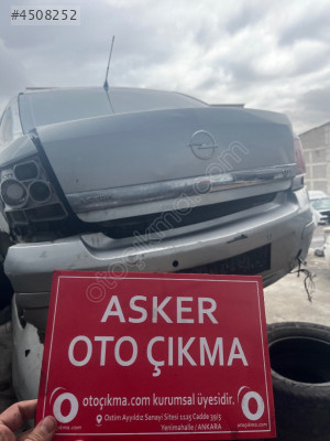 Opel Astra H sedan bagaj kapağı