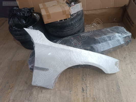 2013 BMW 7.40 orjinal sağ ön çamurluk