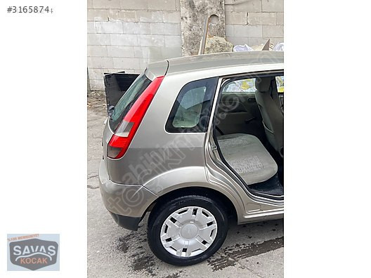 Ford Fiesta Sağ Arka Çamurluk
