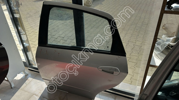 2011-15 MODEL FİAT LİNEA HATASIZ ORJ ÇIKMA SOL ARKA KAPI