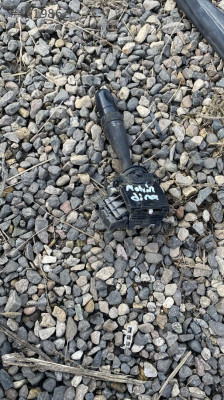 Mahindıra sinyal kolu