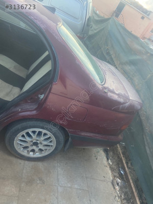 Toyota carina sol arka çamurluk