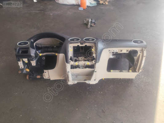 Ford focus 2.5 torpido orjinal hatasız çıkma