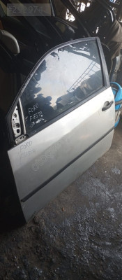 FORD FİESTA SOL ÖN KAPI