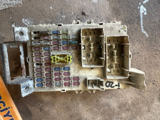 HYUNDAİ İ20 SİGORTA KUTUSU